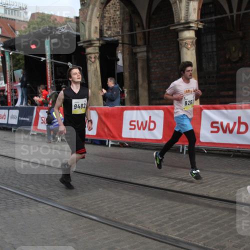 05.10.2025 - 20. swb-Marathon Bremen Yannick Fuchs http://msf.ph/oto/9316690 05.10.2025 10:48:52 Ziel 7414, 9261, 9482, 9674, 10799 meine-sportfotos.de