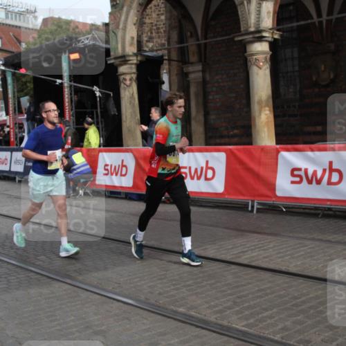 05.10.2025 - 20. swb-Marathon Bremen Yannick Fuchs http://msf.ph/oto/9316691 05.10.2025 10:48:56 Ziel 7414, 9255, 9583, 9674, 10047, 10877 meine-sportfotos.de