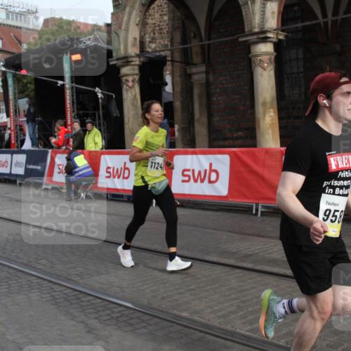 05.10.2025 - 20. swb-Marathon Bremen Yannick Fuchs http://msf.ph/oto/9316697 05.10.2025 10:49:02 Ziel 9216, 9583, 10877, 10973, 11248 meine-sportfotos.de