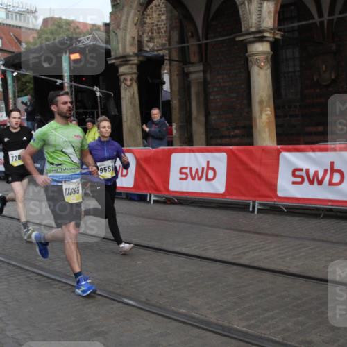 05.10.2025 - 20. swb-Marathon Bremen Yannick Fuchs http://msf.ph/oto/9316705 05.10.2025 10:49:14 Ziel 7202, 9457, 9556, 10016, 10221, 11673, 11695 meine-sportfotos.de