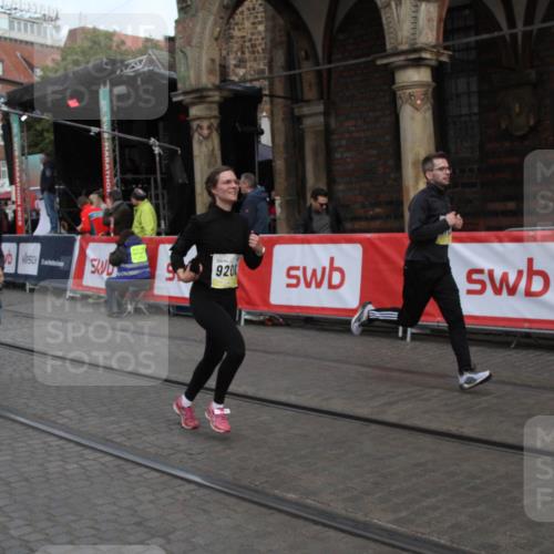 05.10.2025 - 20. swb-Marathon Bremen Yannick Fuchs http://msf.ph/oto/9316716 05.10.2025 10:49:28 Ziel 9206, 9233, 9435, 9555, 9708, 10118, 10519, 10673, 11319, 11487, 11598, 11672 meine-sportfotos.de