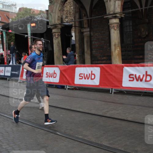05.10.2025 - 20. swb-Marathon Bremen Yannick Fuchs http://msf.ph/oto/9316720 05.10.2025 10:49:31 Ziel 9233, 9435, 9555, 10118, 10381, 10519, 10673, 11319, 11487, 11672 meine-sportfotos.de
