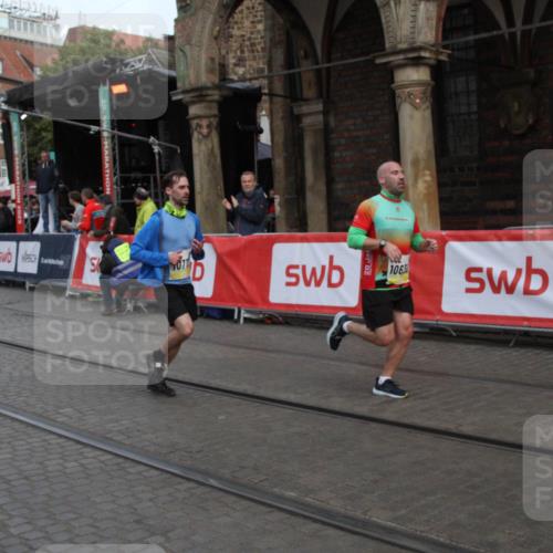 05.10.2025 - 20. swb-Marathon Bremen Yannick Fuchs http://msf.ph/oto/9316728 05.10.2025 10:49:41 Ziel 10170, 10636, 10712, 10873 meine-sportfotos.de