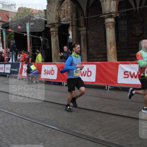 05.10.2025 - 20. swb-Marathon Bremen Yannick Fuchs http://msf.ph/oto/9316729 05.10.2025 10:49:42 Ziel 10170, 10636, 10712, 10873 meine-sportfotos.de