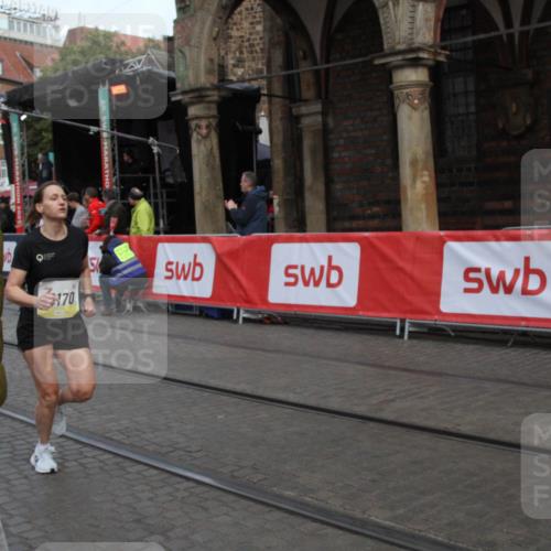 05.10.2025 - 20. swb-Marathon Bremen Yannick Fuchs http://msf.ph/oto/9316730 05.10.2025 10:49:46 Ziel 9452, 10170, 10726, 10873, 11692 meine-sportfotos.de