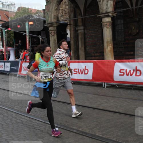 05.10.2025 - 20. swb-Marathon Bremen Yannick Fuchs http://msf.ph/oto/9316748 05.10.2025 10:50:07 Ziel 9485, 9676, 9787, 9803, 10868, 11208, 11288, 11295, 11621 meine-sportfotos.de