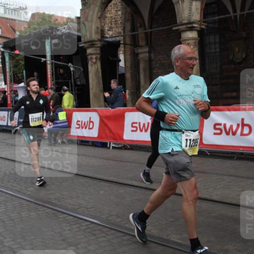 05.10.2025 - 20. swb-Marathon Bremen Yannick Fuchs http://msf.ph/oto/9316752 05.10.2025 10:50:13 Ziel 9485, 9645, 9689, 9787, 10246, 11104, 11208, 11288, 11295 meine-sportfotos.de