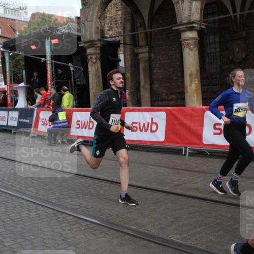 05.10.2025 - 20. swb-Marathon Bremen Yannick Fuchs http://msf.ph/oto/9316753 05.10.2025 10:50:13 Ziel 9485, 9645, 9689, 9787, 10246, 11104, 11208, 11288, 11295 meine-sportfotos.de