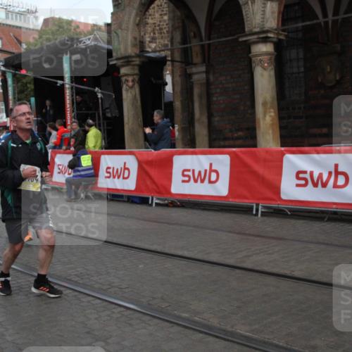 05.10.2025 - 20. swb-Marathon Bremen Yannick Fuchs http://msf.ph/oto/9316754 05.10.2025 10:50:15 Ziel 9579, 9645, 9689, 10356, 10400, 11104 meine-sportfotos.de