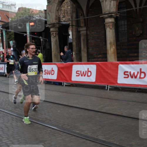 05.10.2025 - 20. swb-Marathon Bremen Yannick Fuchs http://msf.ph/oto/9316765 05.10.2025 10:50:31 Ziel 10066, 10537, 10638, 11239, 11241, 11254, 11298, 11344, 11531, 11660, 11740 meine-sportfotos.de