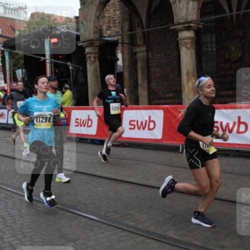 05.10.2025 - 20. swb-Marathon Bremen Yannick Fuchs http://msf.ph/oto/9316767 05.10.2025 10:50:32 Ziel 9337, 10066, 10199, 10638, 11239, 11241, 11254, 11298, 11344, 11531, 11660, 11740 meine-sportfotos.de