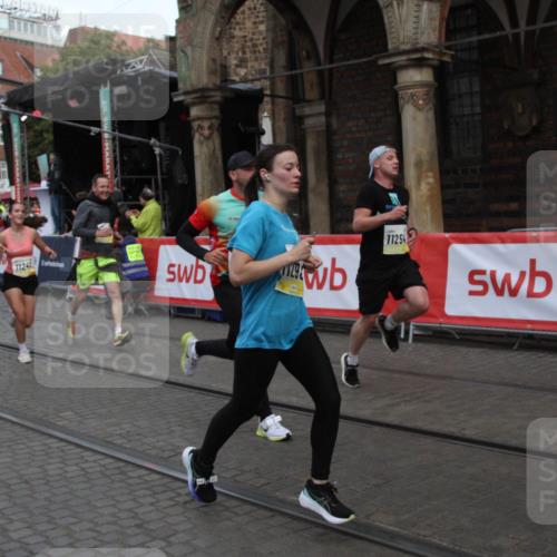 05.10.2025 - 20. swb-Marathon Bremen Yannick Fuchs http://msf.ph/oto/9316768 05.10.2025 10:50:32 Ziel 9337, 10066, 10199, 10638, 11239, 11241, 11254, 11298, 11344, 11531, 11660, 11740 meine-sportfotos.de