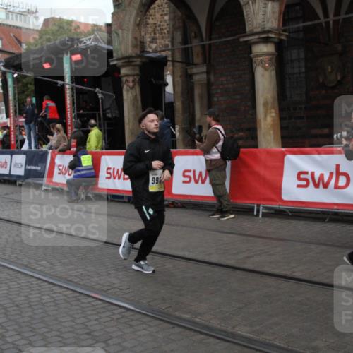 05.10.2025 - 20. swb-Marathon Bremen Yannick Fuchs http://msf.ph/oto/9316779 05.10.2025 10:50:42 Ziel 9299, 9578, 9986, 10251, 11062, 11466 meine-sportfotos.de
