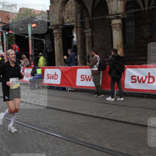 05.10.2025 - 20. swb-Marathon Bremen Yannick Fuchs http://msf.ph/oto/9316781 05.10.2025 10:50:43 Ziel 9578, 11062, 11451 meine-sportfotos.de
