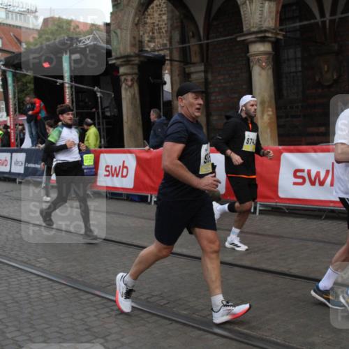 05.10.2025 - 20. swb-Marathon Bremen Yannick Fuchs http://msf.ph/oto/9316788 05.10.2025 10:50:52 Ziel 7733, 9251, 9277, 9658, 9715, 9742, 9888, 9975, 10224, 10279, 10479, 10689, 11543 meine-sportfotos.de