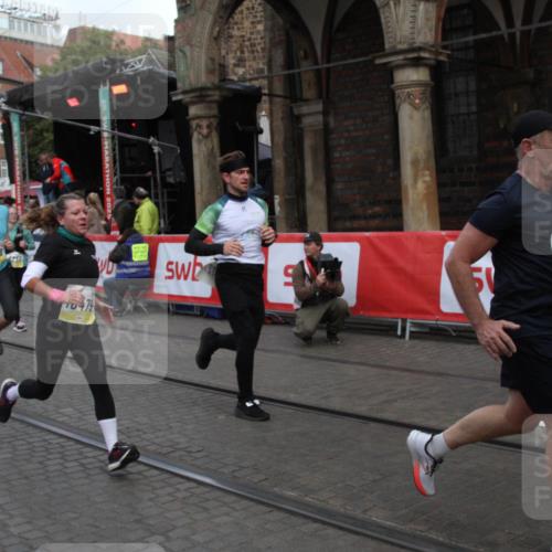 05.10.2025 - 20. swb-Marathon Bremen Yannick Fuchs http://msf.ph/oto/9316789 05.10.2025 10:50:52 Ziel 7733, 9251, 9277, 9658, 9715, 9742, 9888, 9975, 10224, 10279, 10479, 10689, 11543 meine-sportfotos.de