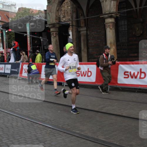 05.10.2025 - 20. swb-Marathon Bremen Yannick Fuchs http://msf.ph/oto/9316796 05.10.2025 10:51:00 Ziel 9199, 9399, 9630, 10029, 10227, 10254, 10534, 10698, 11061, 11220, 11311 meine-sportfotos.de
