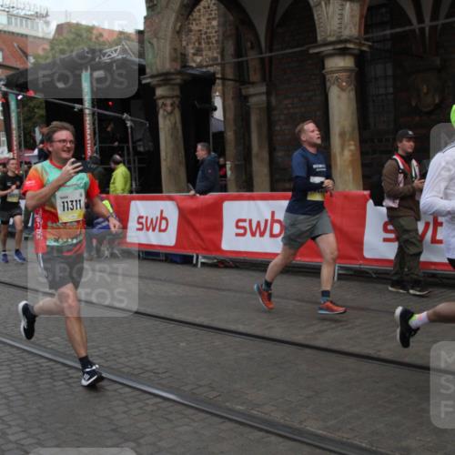 05.10.2025 - 20. swb-Marathon Bremen Yannick Fuchs http://msf.ph/oto/9316797 05.10.2025 10:51:01 Ziel 9199, 9399, 9630, 10029, 10227, 10254, 10534, 10698, 11061, 11311 meine-sportfotos.de