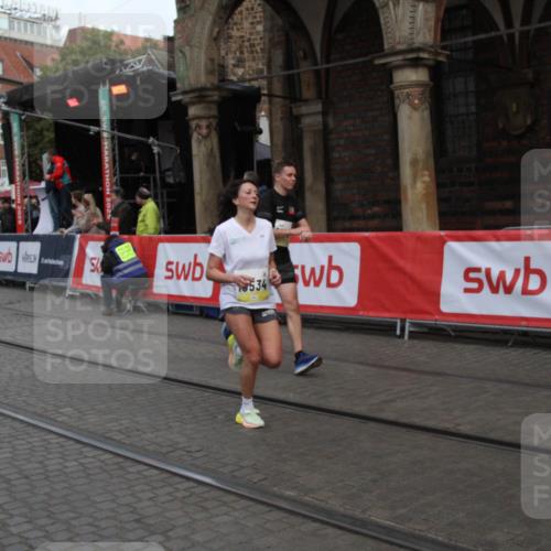 05.10.2025 - 20. swb-Marathon Bremen Yannick Fuchs http://msf.ph/oto/9316799 05.10.2025 10:51:02 Ziel 9199, 9630, 9663, 10029, 10227, 10254, 10534, 10698, 10743, 11061 meine-sportfotos.de