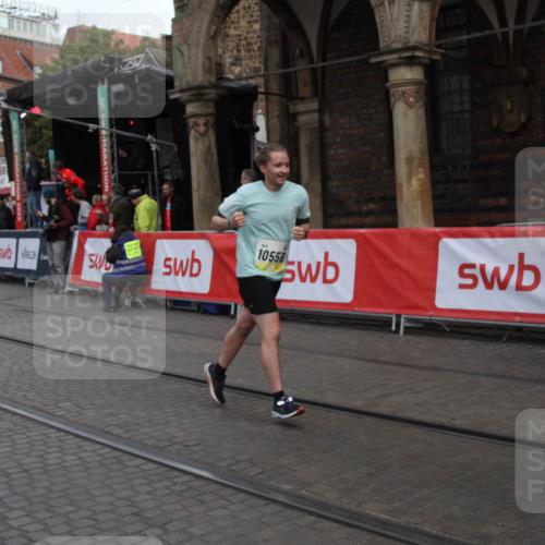 05.10.2025 - 20. swb-Marathon Bremen Yannick Fuchs http://msf.ph/oto/9316818 05.10.2025 10:51:30 Ziel 10321, 10376, 10556, 11177 meine-sportfotos.de