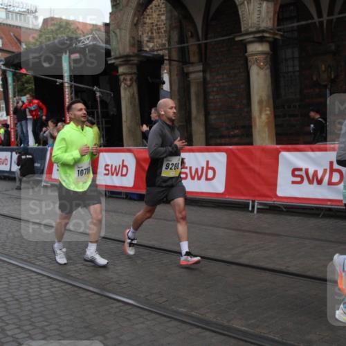 05.10.2025 - 20. swb-Marathon Bremen Yannick Fuchs http://msf.ph/oto/9316825 05.10.2025 10:51:45 Ziel 8333, 9259, 9268, 10436, 10716, 11484 meine-sportfotos.de