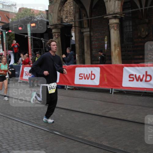 05.10.2025 - 20. swb-Marathon Bremen Yannick Fuchs http://msf.ph/oto/9316827 05.10.2025 10:51:48 Ziel 9259, 9506, 10436, 10968, 11689, 11696 meine-sportfotos.de
