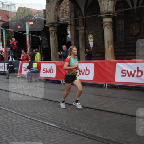05.10.2025 - 20. swb-Marathon Bremen Yannick Fuchs http://msf.ph/oto/9316828 05.10.2025 10:51:49 Ziel 9004, 9259, 9506, 10436, 10968, 11689, 11696 meine-sportfotos.de