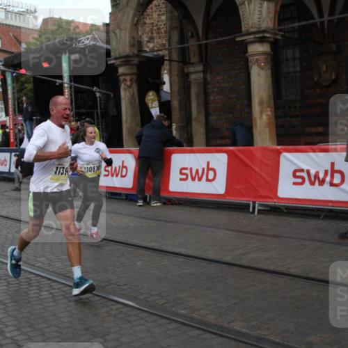 05.10.2025 - 20. swb-Marathon Bremen Yannick Fuchs http://msf.ph/oto/9316837 05.10.2025 10:52:02 Ziel 9683, 10380, 10581, 10625, 10817, 11136, 11325, 11394 meine-sportfotos.de