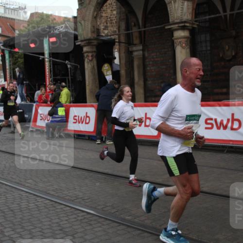 05.10.2025 - 20. swb-Marathon Bremen Yannick Fuchs http://msf.ph/oto/9316838 05.10.2025 10:52:02 Ziel 9683, 10380, 10581, 10625, 10817, 11136, 11325, 11394 meine-sportfotos.de