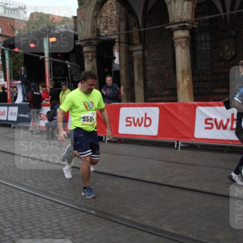 05.10.2025 - 20. swb-Marathon Bremen Yannick Fuchs http://msf.ph/oto/9316860 05.10.2025 10:52:29 Ziel 9172, 9584, 10241, 10507, 10719, 11528 meine-sportfotos.de