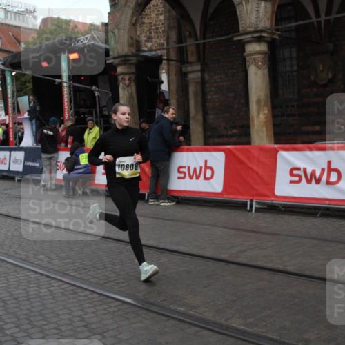 05.10.2025 - 20. swb-Marathon Bremen Yannick Fuchs http://msf.ph/oto/9316865 05.10.2025 10:52:35 Ziel 8888, 9903, 10327, 10388, 10608, 11283, 11387, 11413 meine-sportfotos.de