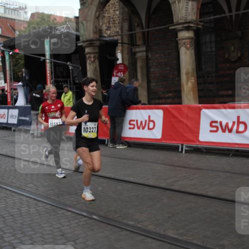 05.10.2025 - 20. swb-Marathon Bremen Yannick Fuchs http://msf.ph/oto/9316866 05.10.2025 10:52:37 Ziel 8888, 9439, 9903, 10327, 10388, 11283, 11387, 11413 meine-sportfotos.de