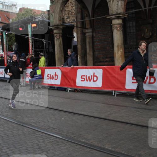 05.10.2025 - 20. swb-Marathon Bremen Yannick Fuchs http://msf.ph/oto/9316876 05.10.2025 10:52:49 Ziel 9214, 9581, 10833, 11012, 11382, 11417, 11587 meine-sportfotos.de