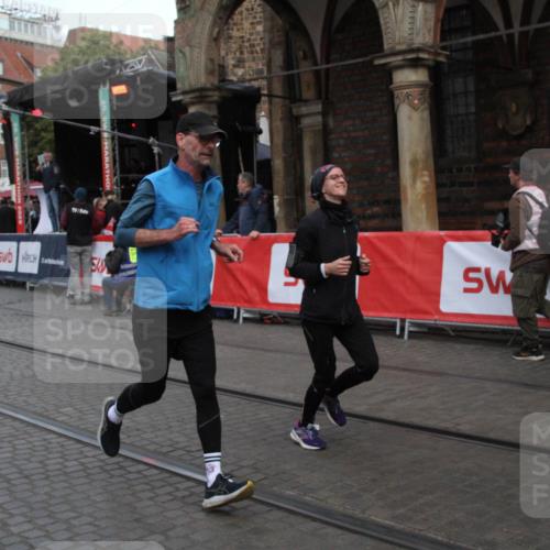05.10.2025 - 20. swb-Marathon Bremen Yannick Fuchs http://msf.ph/oto/9316878 05.10.2025 10:52:50 Ziel 9214, 9501, 9581, 10308, 10309, 10833, 10997, 11012, 11382, 11417, 11587 meine-sportfotos.de