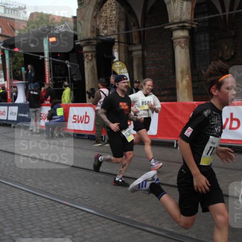 05.10.2025 - 20. swb-Marathon Bremen Yannick Fuchs http://msf.ph/oto/9316881 05.10.2025 10:52:53 Ziel 9214, 9284, 9501, 9581, 9830, 9985, 10308, 10309, 10514, 10997, 11012, 11382, 11417 meine-sportfotos.de