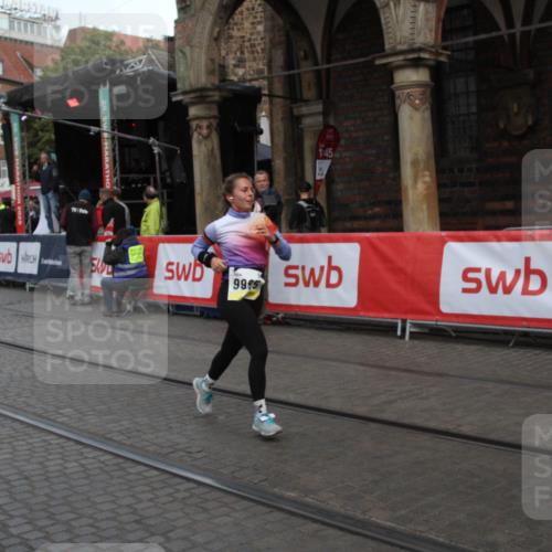 05.10.2025 - 20. swb-Marathon Bremen Yannick Fuchs http://msf.ph/oto/9316887 05.10.2025 10:52:58 Ziel 9985, 10955 meine-sportfotos.de