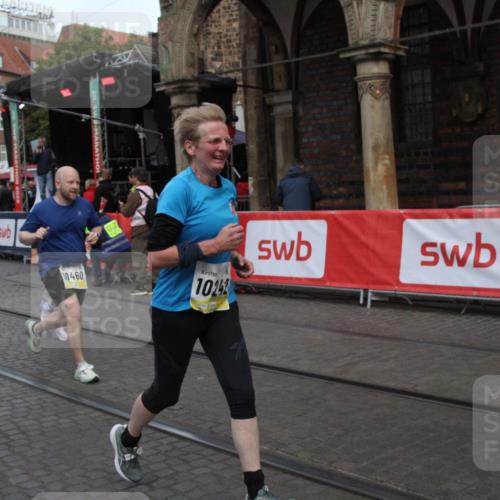 05.10.2025 - 20. swb-Marathon Bremen Yannick Fuchs http://msf.ph/oto/9316902 05.10.2025 10:53:17 Ziel 9449, 9834, 9956, 10242, 10349, 10460, 10466, 10806, 10958, 11377, 11510, 11512 meine-sportfotos.de