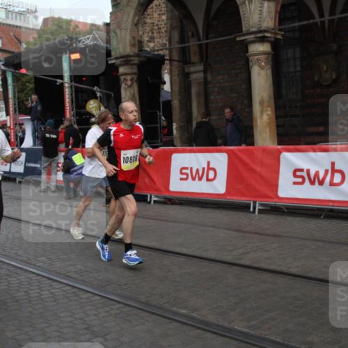 05.10.2025 - 20. swb-Marathon Bremen Yannick Fuchs http://msf.ph/oto/9316908 05.10.2025 10:53:22 Ziel 9263, 9539, 9956, 10317, 10806, 10993, 11175, 11510 meine-sportfotos.de