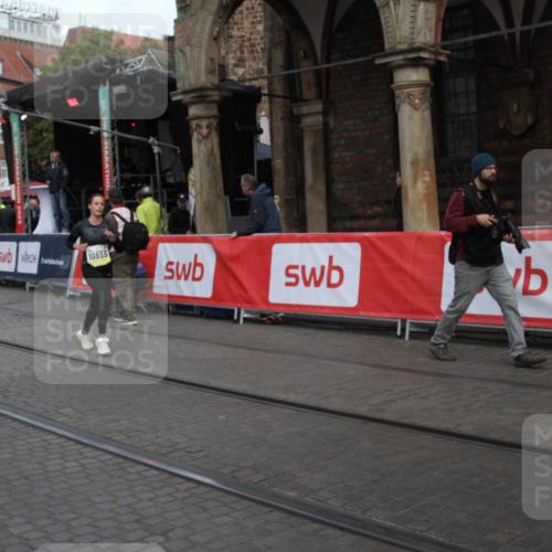 05.10.2025 - 20. swb-Marathon Bremen Yannick Fuchs http://msf.ph/oto/9316921 05.10.2025 10:53:32 Ziel 9957, 10302, 10335, 10369, 10468, 10655, 10934, 11545, 11616, 11716 meine-sportfotos.de