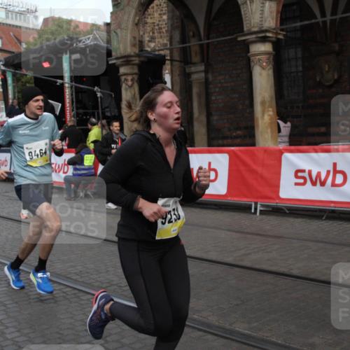 05.10.2025 - 20. swb-Marathon Bremen Yannick Fuchs http://msf.ph/oto/9316928 05.10.2025 10:53:41 Ziel 9238, 9461, 9464, 9569, 10310, 10642, 10925, 11046, 11246 meine-sportfotos.de