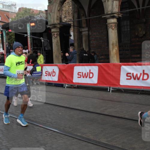 05.10.2025 - 20. swb-Marathon Bremen Yannick Fuchs http://msf.ph/oto/9316945 05.10.2025 10:54:00 Ziel 9313, 9456, 9548, 10046, 10163, 10484, 10616, 10785, 11152, 11533 meine-sportfotos.de