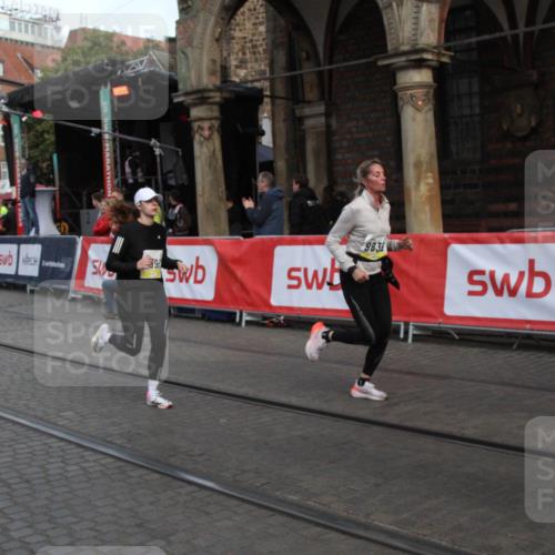 05.10.2025 - 20. swb-Marathon Bremen Yannick Fuchs http://msf.ph/oto/9316953 05.10.2025 10:54:08 Ziel 9520, 9807, 9835, 10019, 10075, 10631, 10662, 11151, 11303, 11339, 11432, 11593 meine-sportfotos.de