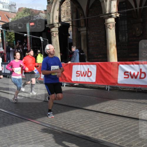 05.10.2025 - 20. swb-Marathon Bremen Yannick Fuchs http://msf.ph/oto/9316971 05.10.2025 10:54:32 Ziel 9392, 9633, 10032, 10097, 10810, 11271 meine-sportfotos.de