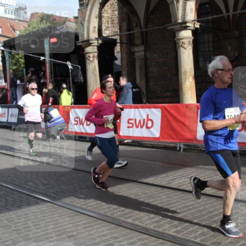 05.10.2025 - 20. swb-Marathon Bremen Yannick Fuchs http://msf.ph/oto/9316972 05.10.2025 10:54:33 Ziel 9392, 9633, 10032, 10097, 10178, 10810, 11045, 11089 meine-sportfotos.de
