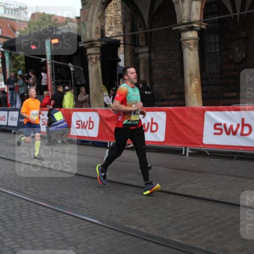 05.10.2025 - 20. swb-Marathon Bremen Yannick Fuchs http://msf.ph/oto/9316986 05.10.2025 10:54:53 Ziel 8326, 9436, 9560, 9754, 9776, 10024, 10232, 10233, 10487, 10609, 10770, 11163, 11276, 11373 meine-sportfotos.de