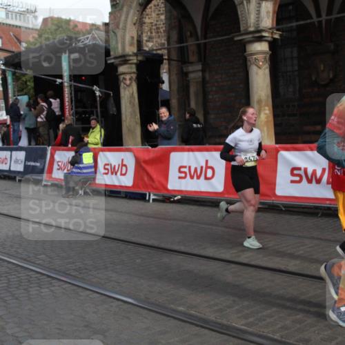 05.10.2025 - 20. swb-Marathon Bremen Yannick Fuchs http://msf.ph/oto/9317000 05.10.2025 10:55:06 Ziel 9475, 9791, 10014, 11363, 11507, 11523 meine-sportfotos.de