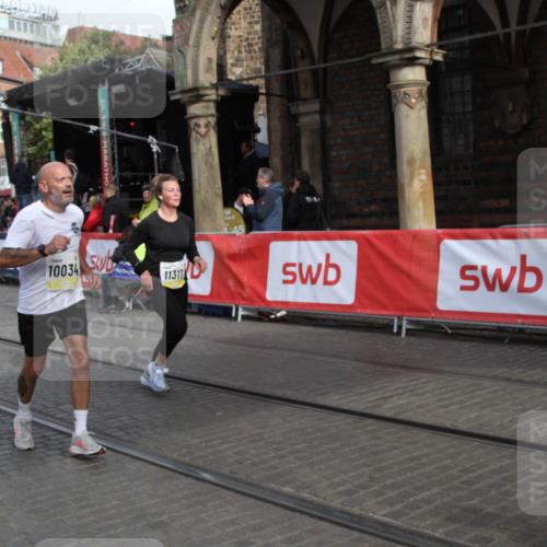 05.10.2025 - 20. swb-Marathon Bremen Yannick Fuchs http://msf.ph/oto/9317006 05.10.2025 10:55:15 Ziel 9176, 9318, 10003, 10034, 10326, 11140, 11317 meine-sportfotos.de