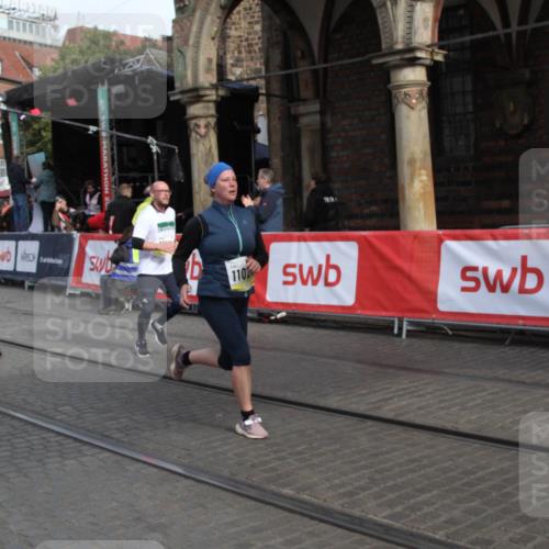 05.10.2025 - 20. swb-Marathon Bremen Yannick Fuchs http://msf.ph/oto/9317024 05.10.2025 10:55:35 Ziel 9856, 10111, 10262, 10745, 11025, 11197 meine-sportfotos.de