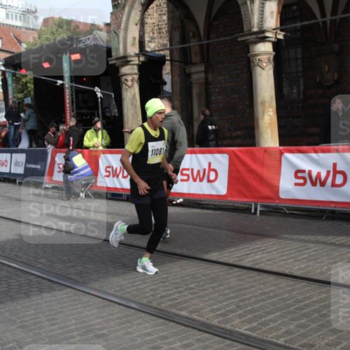 05.10.2025 - 20. swb-Marathon Bremen Yannick Fuchs http://msf.ph/oto/9317036 05.10.2025 10:55:48 Ziel 9621, 9882, 10088, 10287, 10323, 10653, 10800, 11081, 11249, 11586, 11624 meine-sportfotos.de