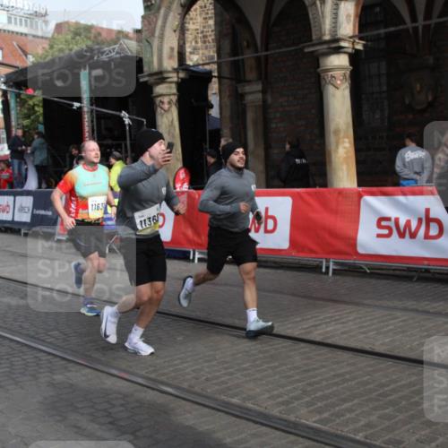 05.10.2025 - 20. swb-Marathon Bremen Yannick Fuchs http://msf.ph/oto/9317064 05.10.2025 10:56:17 Ziel 9258, 9855, 9968, 10989, 10992, 11364, 11366, 11630, 11741 meine-sportfotos.de